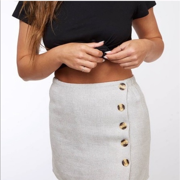 🦄 4/$40 Light Taupe Mini Skirt - Picture 2 of 4